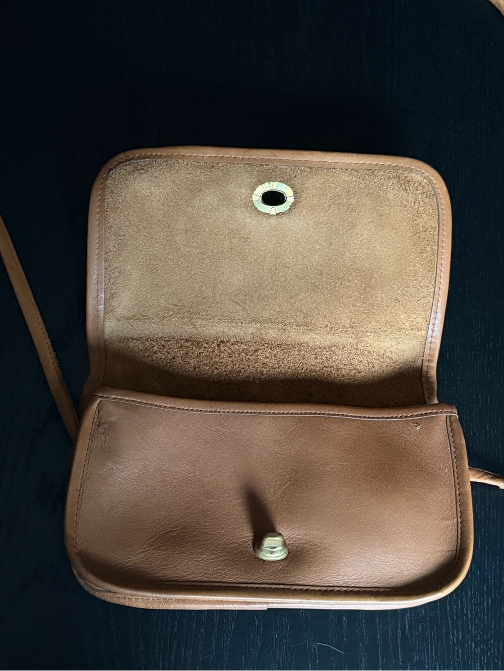 Vintage Coach Dinky Tan Bag - Picture 6 of 12